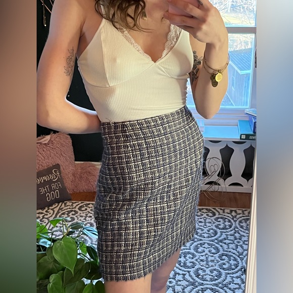 Vintage looking tweed mini skirt ✨ - Picture 4 of 4